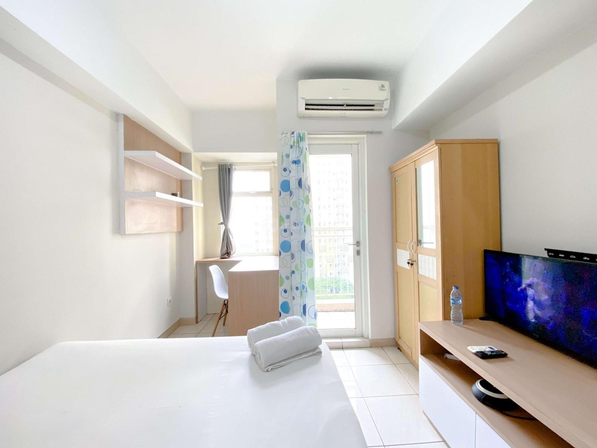 Homey And Simply Look Springlake Summarecon By Travelio